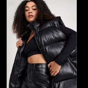 NWT Good American oversized Faux leather puffer vest. Sz 00/0